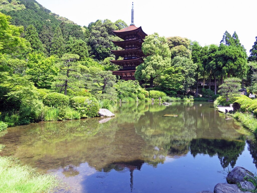瑠璃光寺五重塔